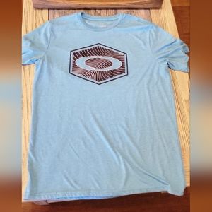 Men's Large Oakley Tee